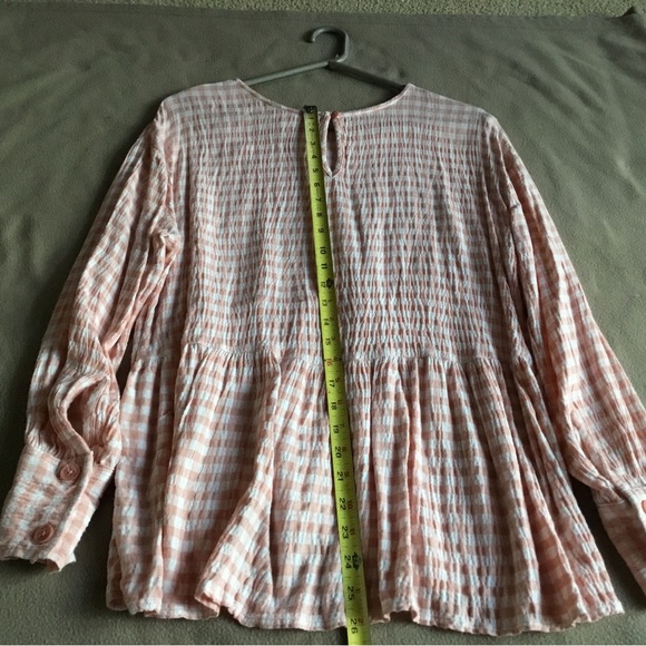 Woman’s gingham peplum top - Picture 3 of 5